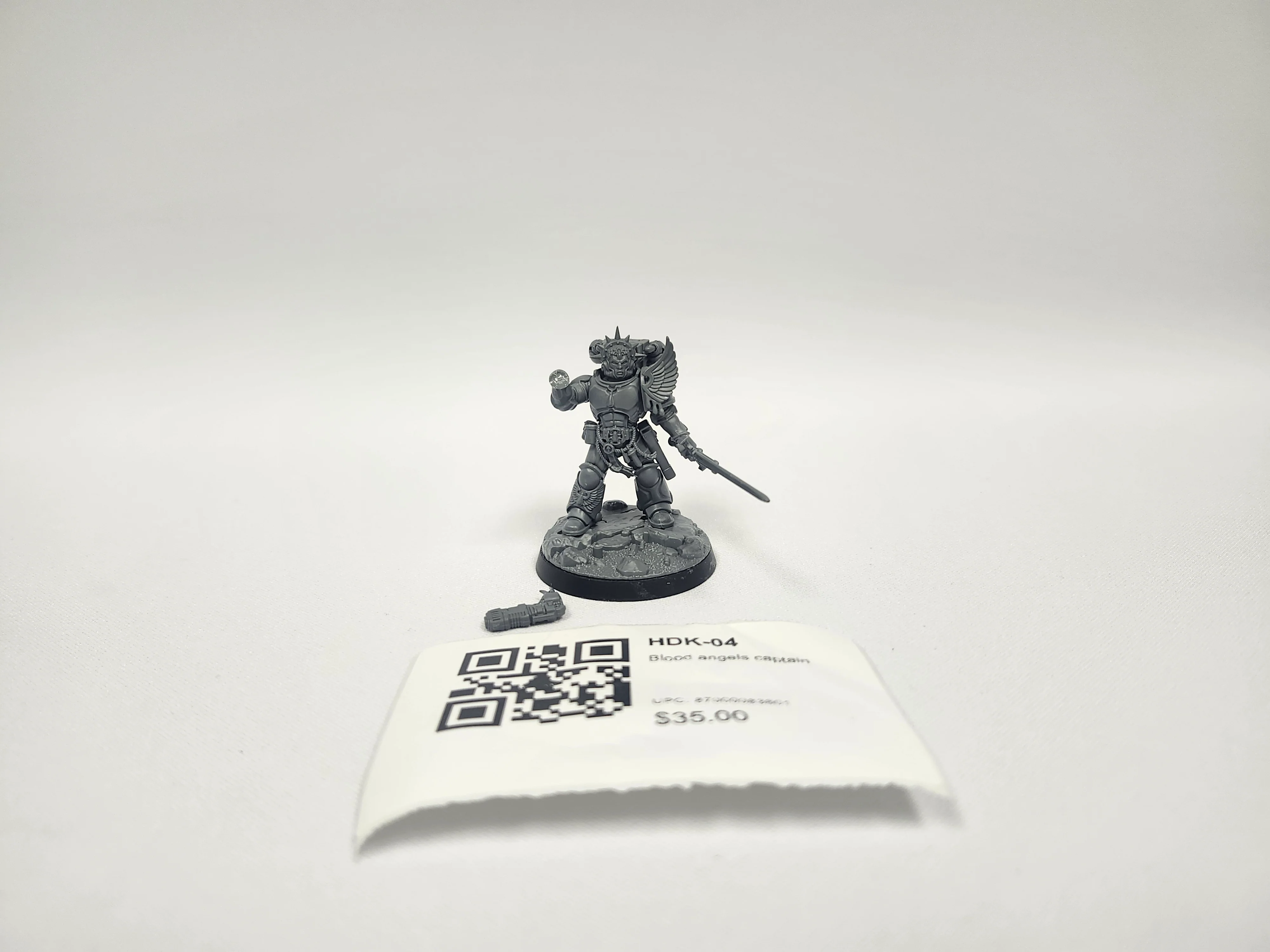 Blood angels captain HDK-04