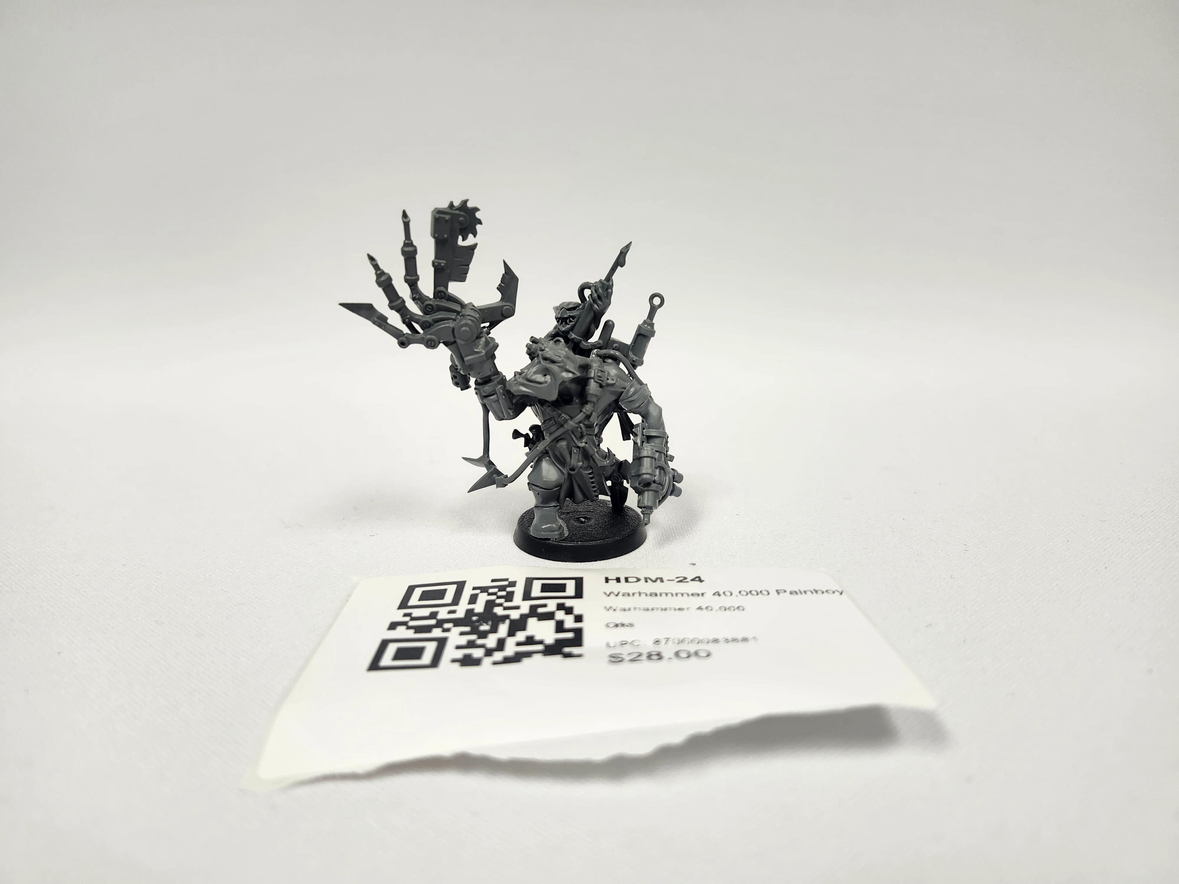 Warhammer 40,000 Painboy HDM-24